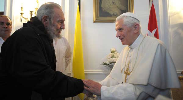Reuters-Pope-Benedict-Fidel-Castro-photog-Osservatore-Romano