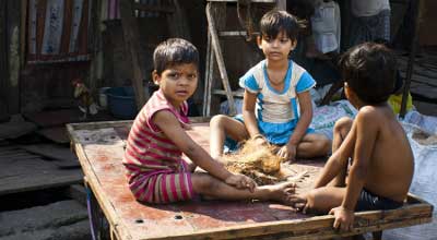 children in India slums