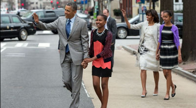 Obama family walks to Easter church service