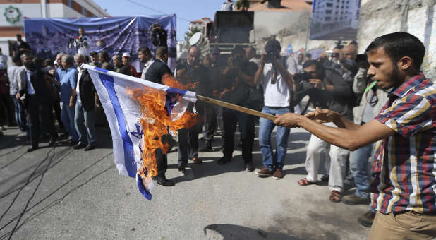 Israeli flag burn
