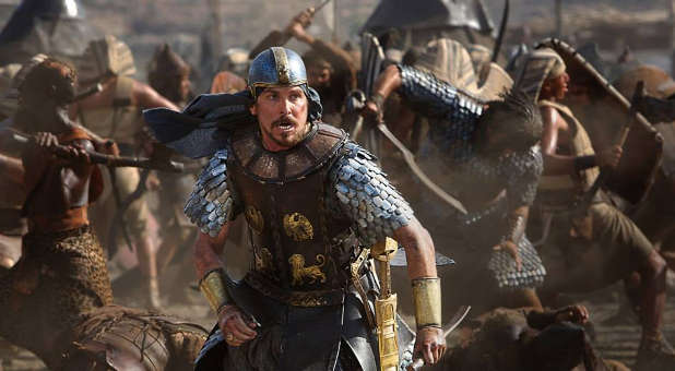 Christian Bale in Exodus battle scene