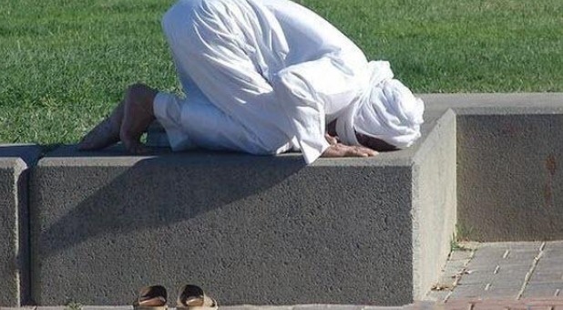 muslim in prayer
