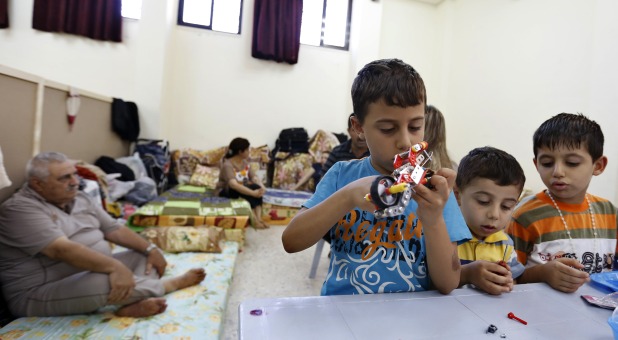 displaced Iraqi Christian children
