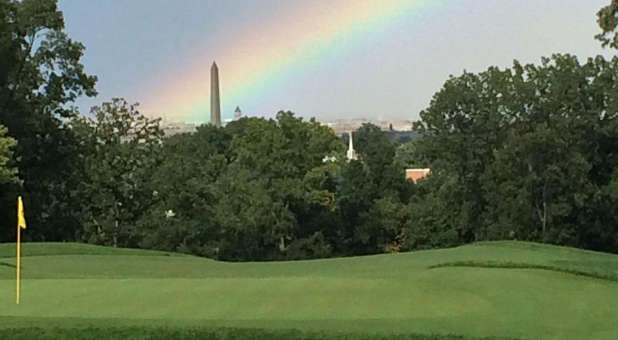 A rainbow over the Washington Monument