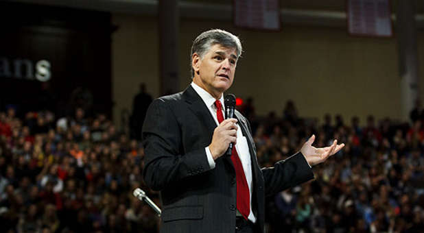 'Duck Dynasty's' John Luke Robertson and Fox's Sean Hannity speak at Liberty University's Convocation.