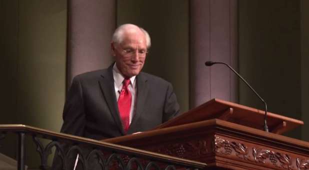 Bob Jones III has apologized for comments he made while Jimmy Carter was in office.