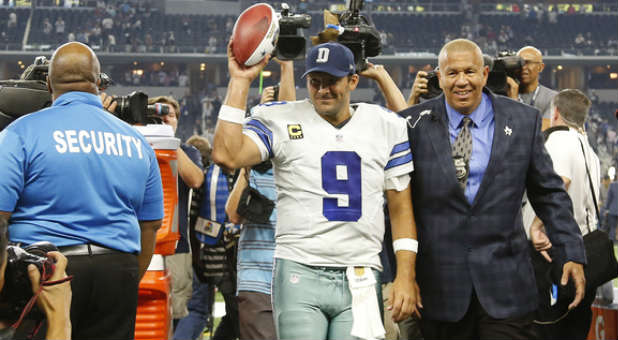 Tony Romo sits down with pastor Ed Young.