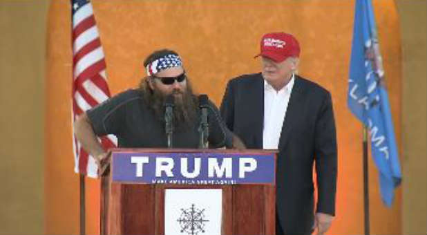 Willie Robertson echoes support for Donald Trump at a recent rally.
