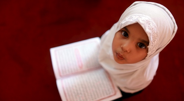 2015 politics muslimgirl holdingkoran lookingup islamicschoolinbenghazilibya reuters