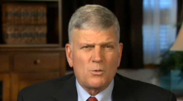 Franklin Graham is speaking out about the president's response to the UCC shooting.