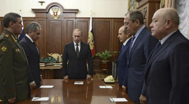 2015 featured news Reuters Putin Stands at Table