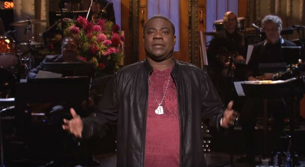 Tracy Morgan returns to the SNL stage after his car wreck.