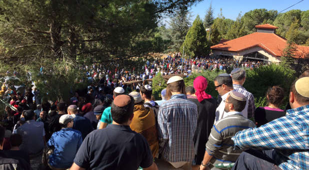 Hundreds of Israelis attended the funeral of Rabbi Yakov Don last Friday.