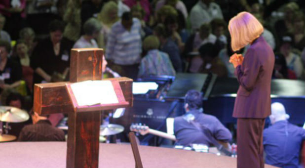 Anne Graham Lotz, daughter of famous evangelist, Billy Graham, recently released a prophetic warning and calls for urgent prayer.