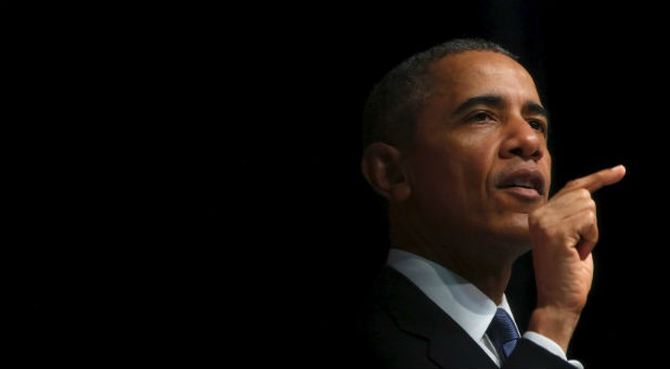 President Barack Obama will make his first visit as president to a U.S. mosque next week in a defense of religious freedom, the White House said, following a rise in anti-Muslim rhetoric in the United States.