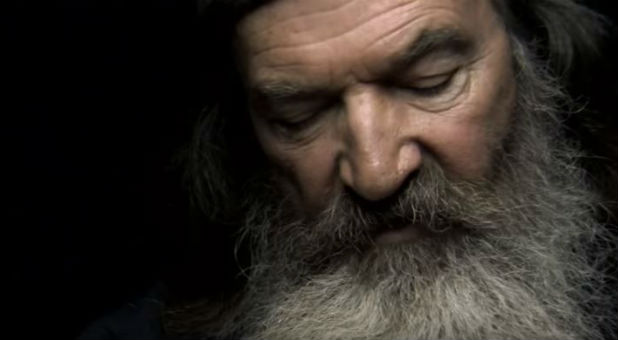 Duck Dynasty star Phil Robertson believes darkness is falling on America and it's time for people to turn back to God.