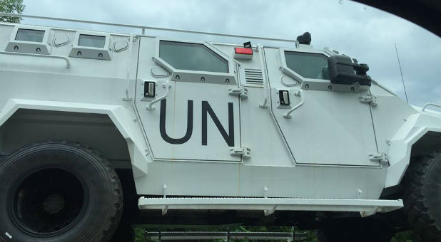 In particular, a series of photos of white UN military vehicles traveling through Virginia that were posted on Facebook by Jeff Stern has popped up in news stories worldwide.