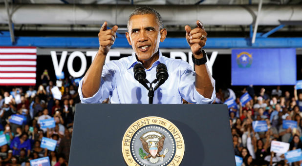 U.S. President Barack Obama speaks at a rally to support Hillary Clinton's campaign