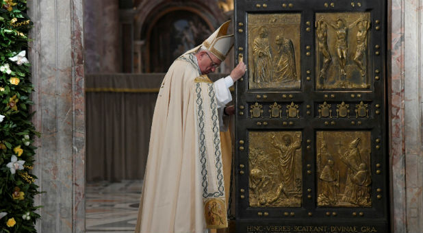Pope Francis closes the Holy Door to mark the closing of the Catholic Jubilee year of mercy at the in Saint Peter's Basilica at the Vatican.