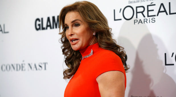 Caitlyn Jenner poses at the Glamour Women of the Year Awards in Los Angeles