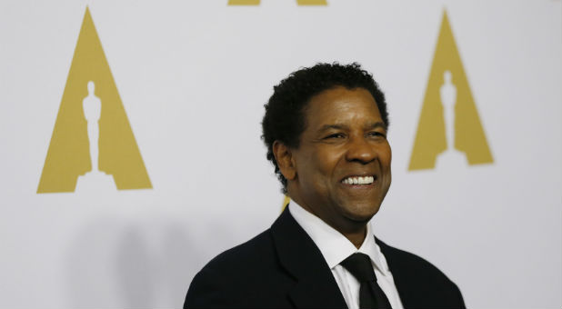 Actor Denzel Washington arrives at the 89th Oscars Nominee Luncheon
