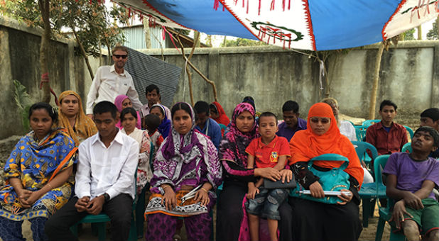 CFI President Jim Jacobson visits with Christians in Bangladesh