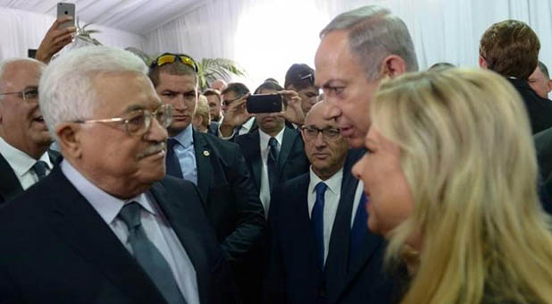 Palestinian Authority President Mahmoud Abbas and Israeli Prime Minister Benjamin Netanyahu