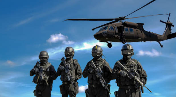 2020 10 war soldiers battle helicopter