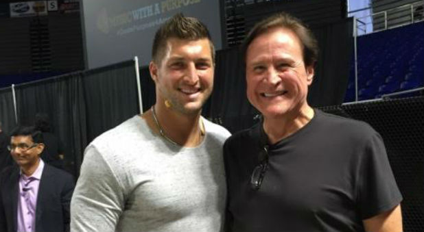 Tim Tebow and Larry Tomczak