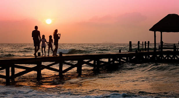 2017 spirit family sunset pier beach waves