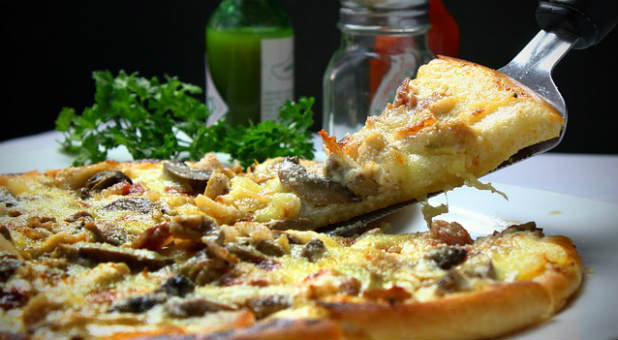 2017 life Health pizza alfredo mushrooms