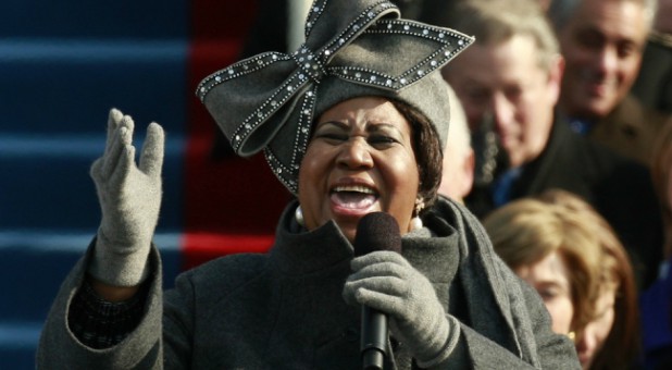 Aretha Franklin sings during the inauguration ceremony for President-elect Barack Obama in Washington, Jan. 20, 2009.