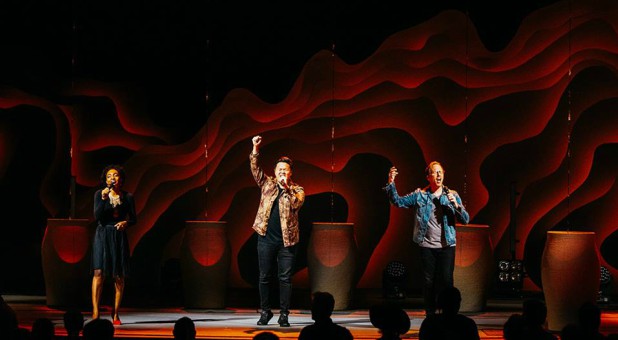 A team leads worship at a recent service at Willow Creek.