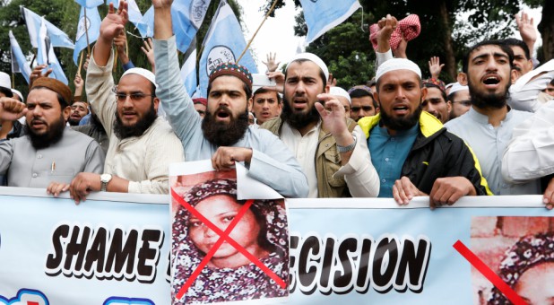 Supporters of Muslim Student Organisation (MSO) chant slogans during a protest after the Supreme Court overturned the conviction of a Christian woman sentenced to death for blasphemy against Islam.