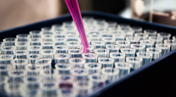 A team of Israeli scientists is claiming it has developed a medication that has the power to cure all types of cancer.