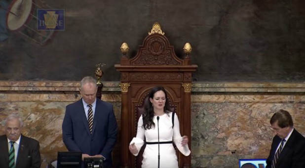 Stephanie Barowicz prays in the Pennsylvania Legislature.