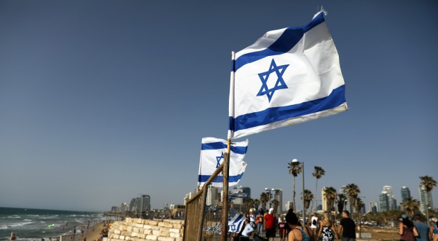 2019 05 Reuters Israel Flags Beach