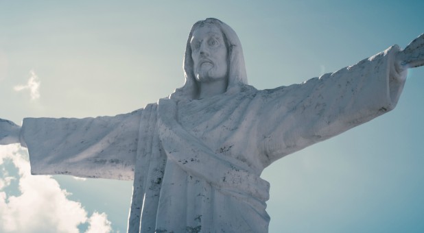 2019 06 Jesus statue