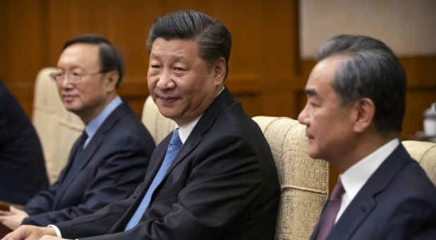Chinese President Xi Jinping attends a meeting.