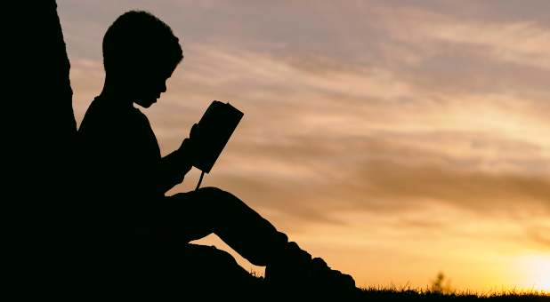 2019 09 child reading bible