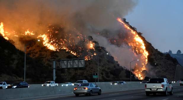 2019 10 reuters wildfire california