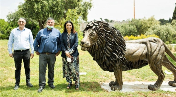 2020 05 lion of judah statue