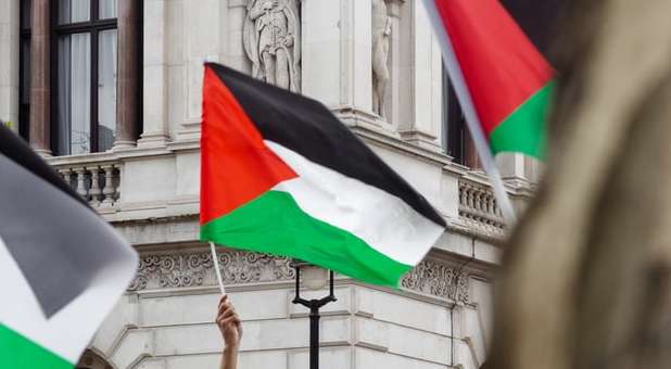 images palestine flag yousef salhamoud unsplash
