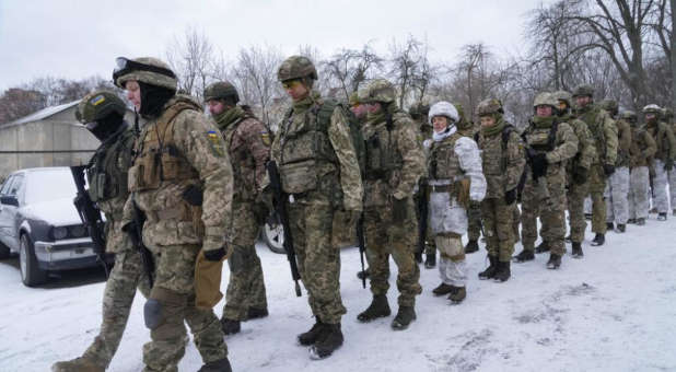 Members of Ukraine's Territorial Defense Forces in training