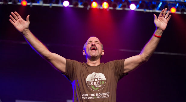2022 10 TheCall Lou Engle Hands Up