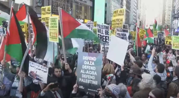 Pro-Hamas rally in Times Square
