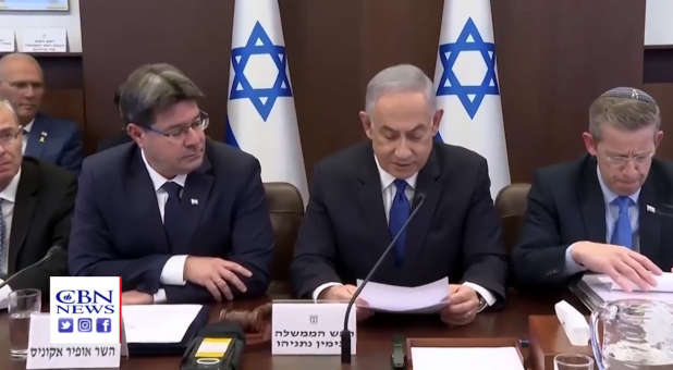 Benjamin Netanyahu with an Israeli delegation.